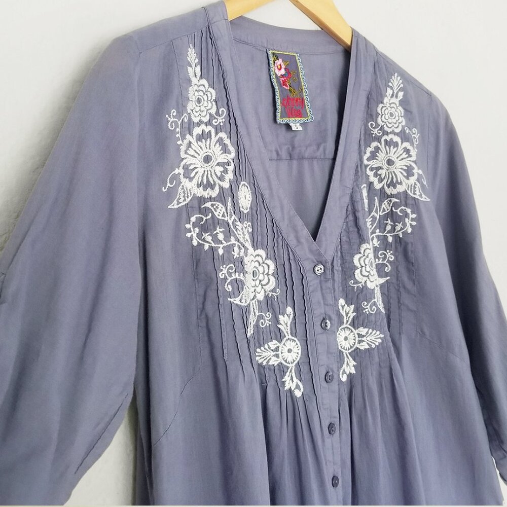 Johnny Was Blue White Embroidered Pintuck Pleats Rolled Tab Sleeves Blouse Top S - Picture 14 of 14